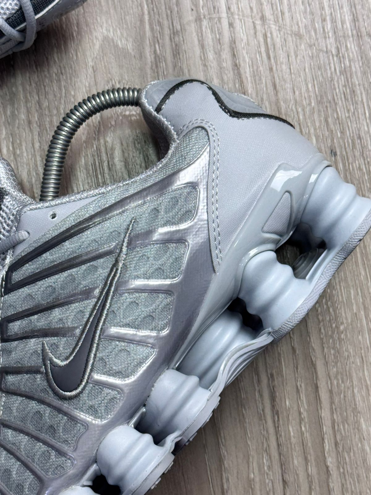 TÊNIS NK SHOX TL 12 MOLAS - PLATINUM