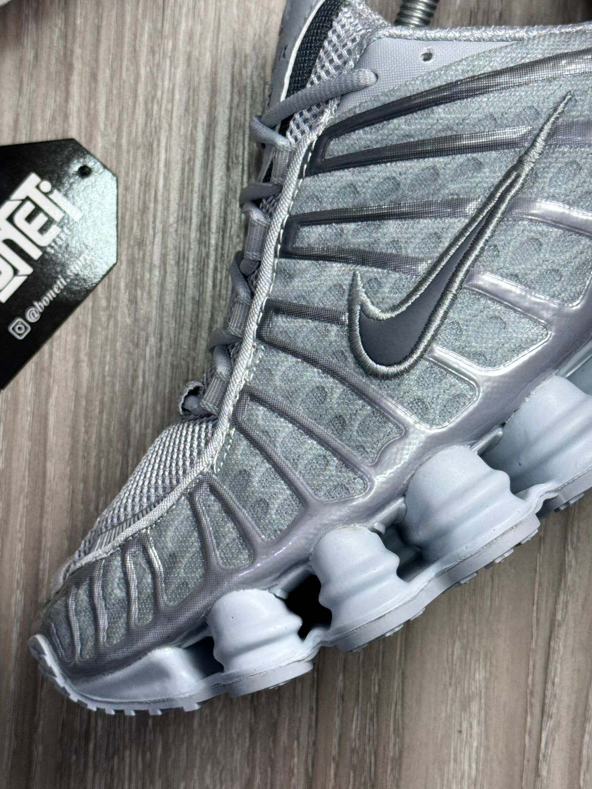 TÊNIS NK SHOX TL 12 MOLAS - PLATINUM