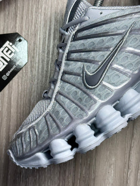 TÊNIS NK SHOX TL 12 MOLAS - PLATINUM