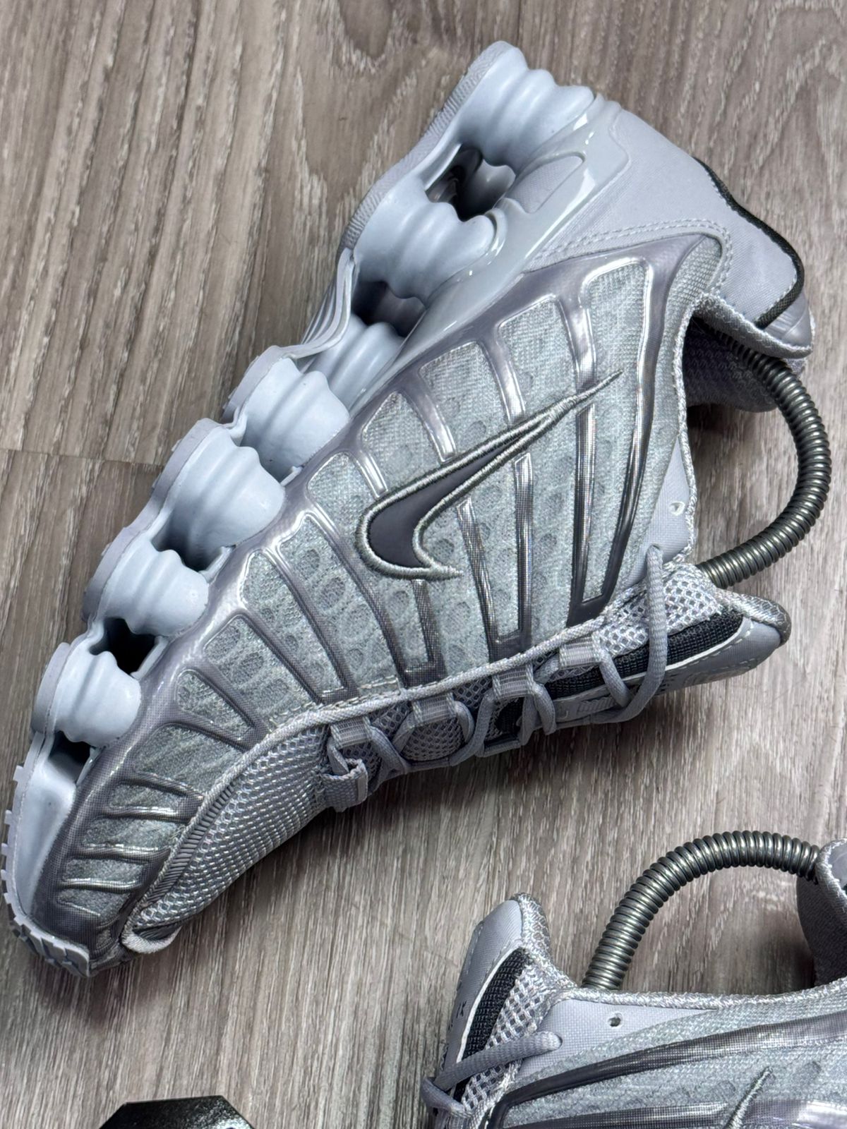 TÊNIS NK SHOX TL 12 MOLAS - PLATINUM