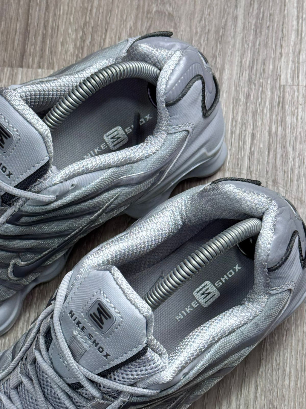 TÊNIS NK SHOX TL 12 MOLAS - PLATINUM
