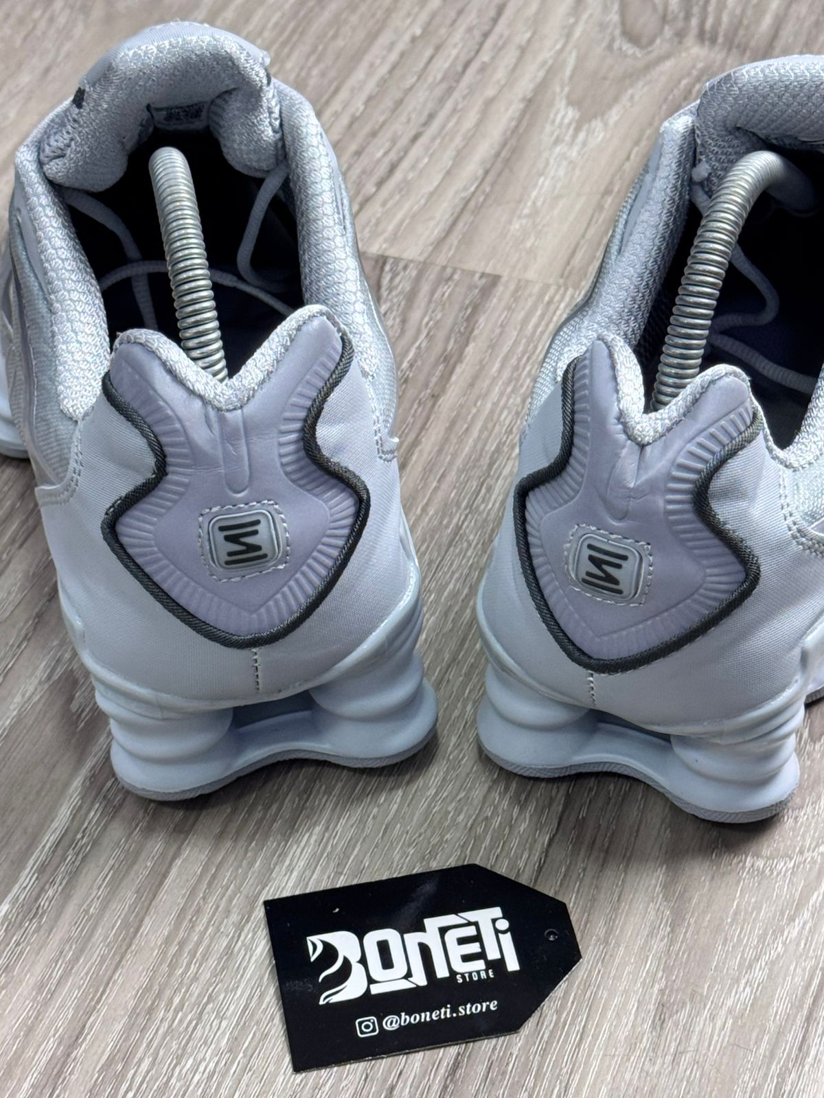 TÊNIS NK SHOX TL 12 MOLAS - PLATINUM