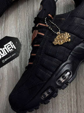 TÊNIS NK AIR MAX 95 X SYNA - BLACK GOLD