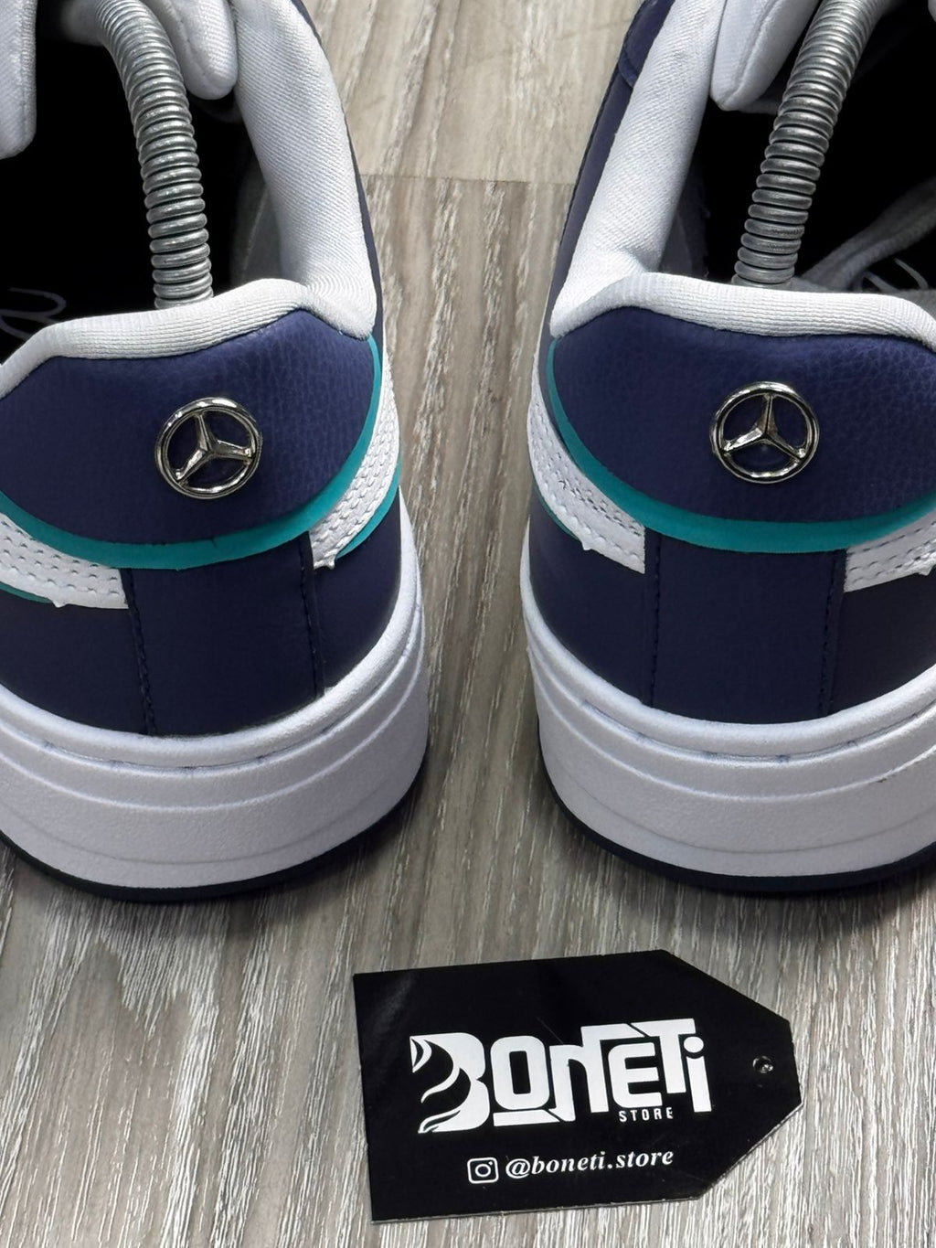 TÊNIS PM X AMG - BRANCO E MARINHO