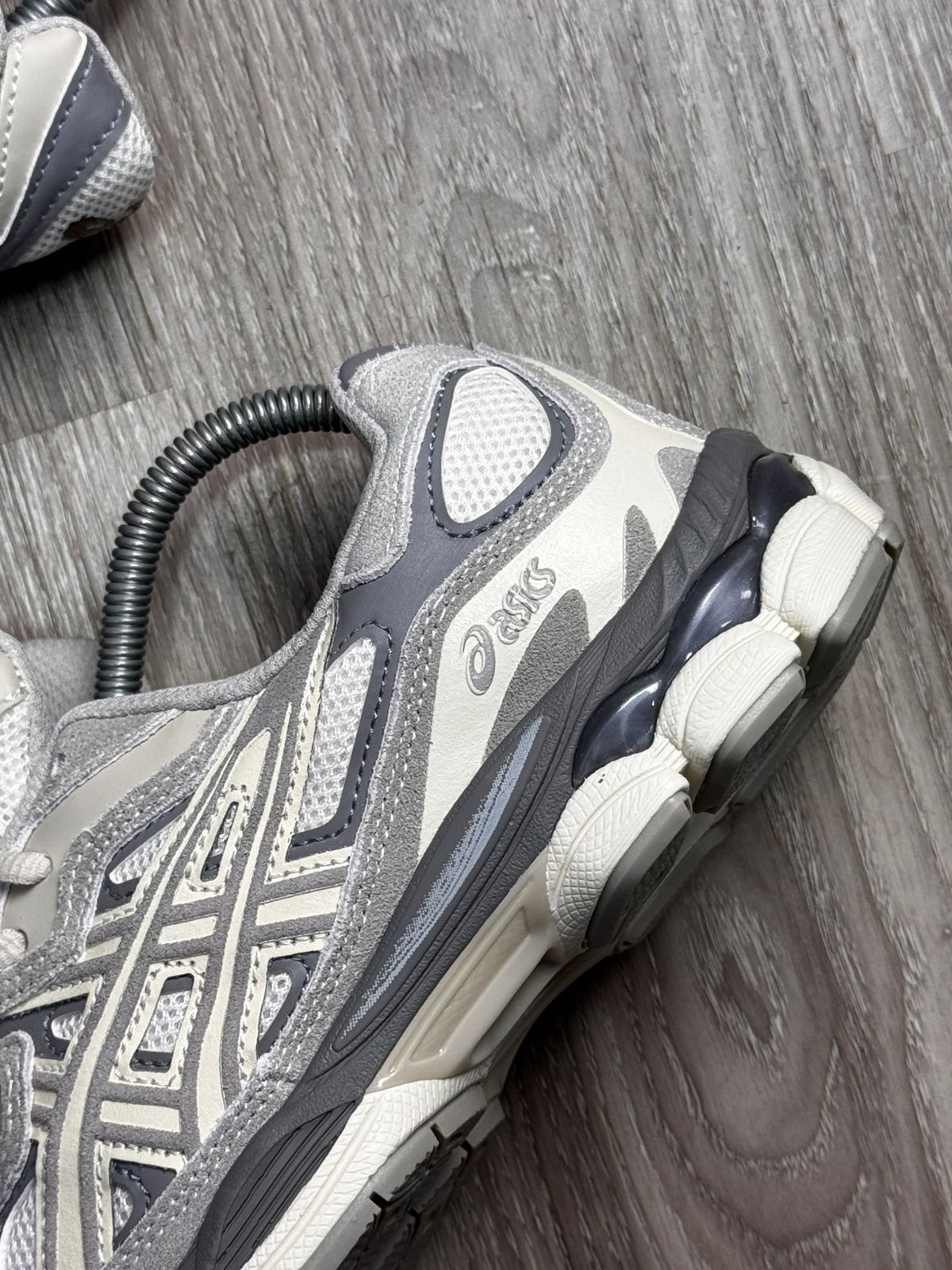 TÊNIS ASICS GEL NYC - OYSTER GREY