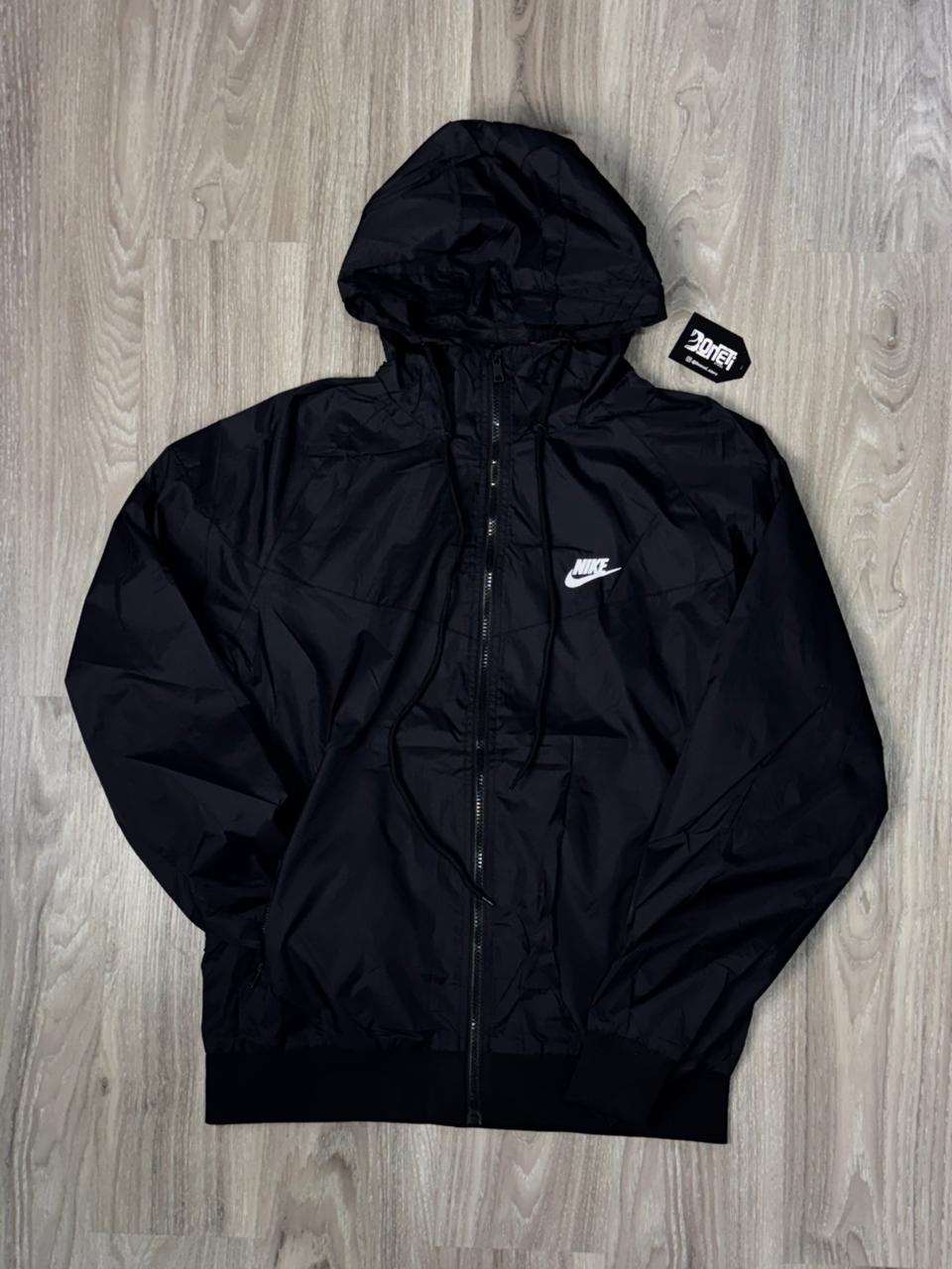 CORTA VENTO NK WINDRUNNER - PRETO