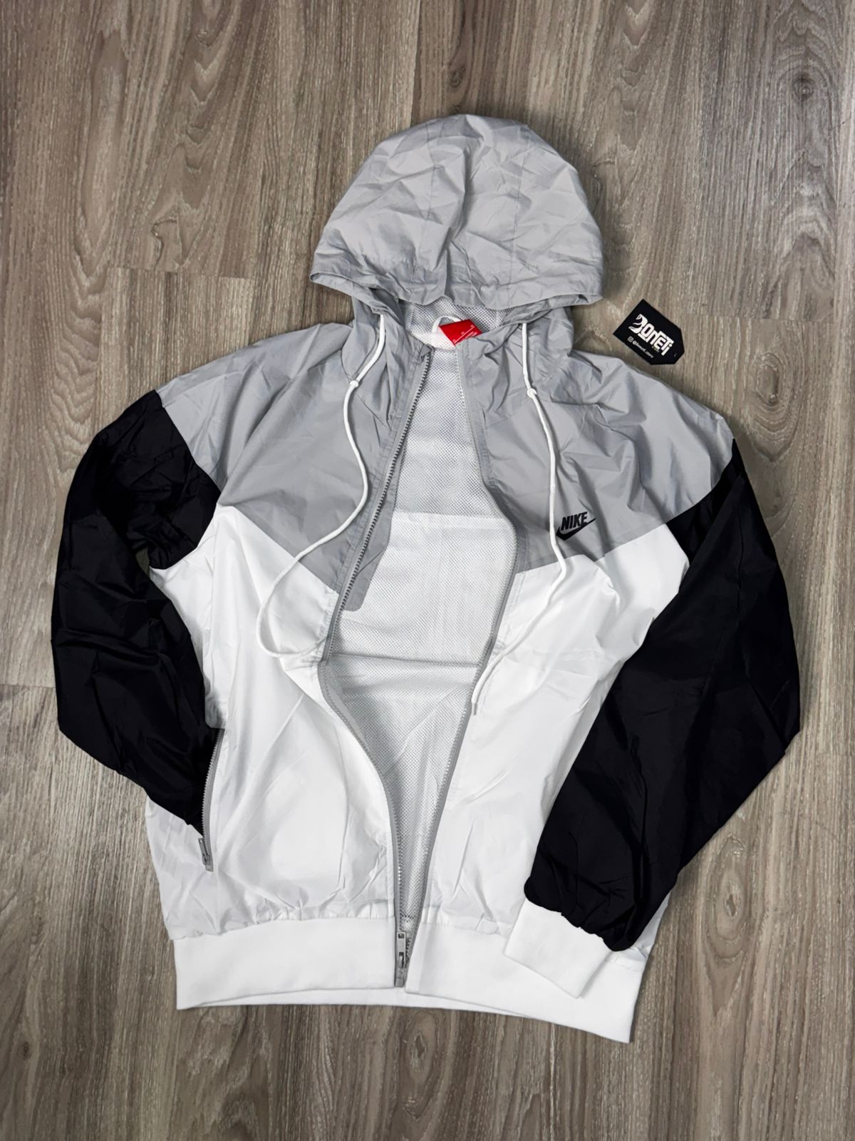 CORTA VENTO NK WINDRUNNER - BRANCO/CINZA