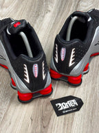 TÊNIS NK SHOX R4 - METALLIC RED