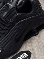 TÊNIS NK SHOX R4 - ALL BLACK