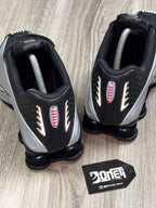 TÊNIS NK SHOX R4 - BLACK METALLIC