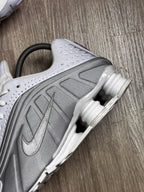 TÊNIS NK SHOX R4 - WHITE GREY