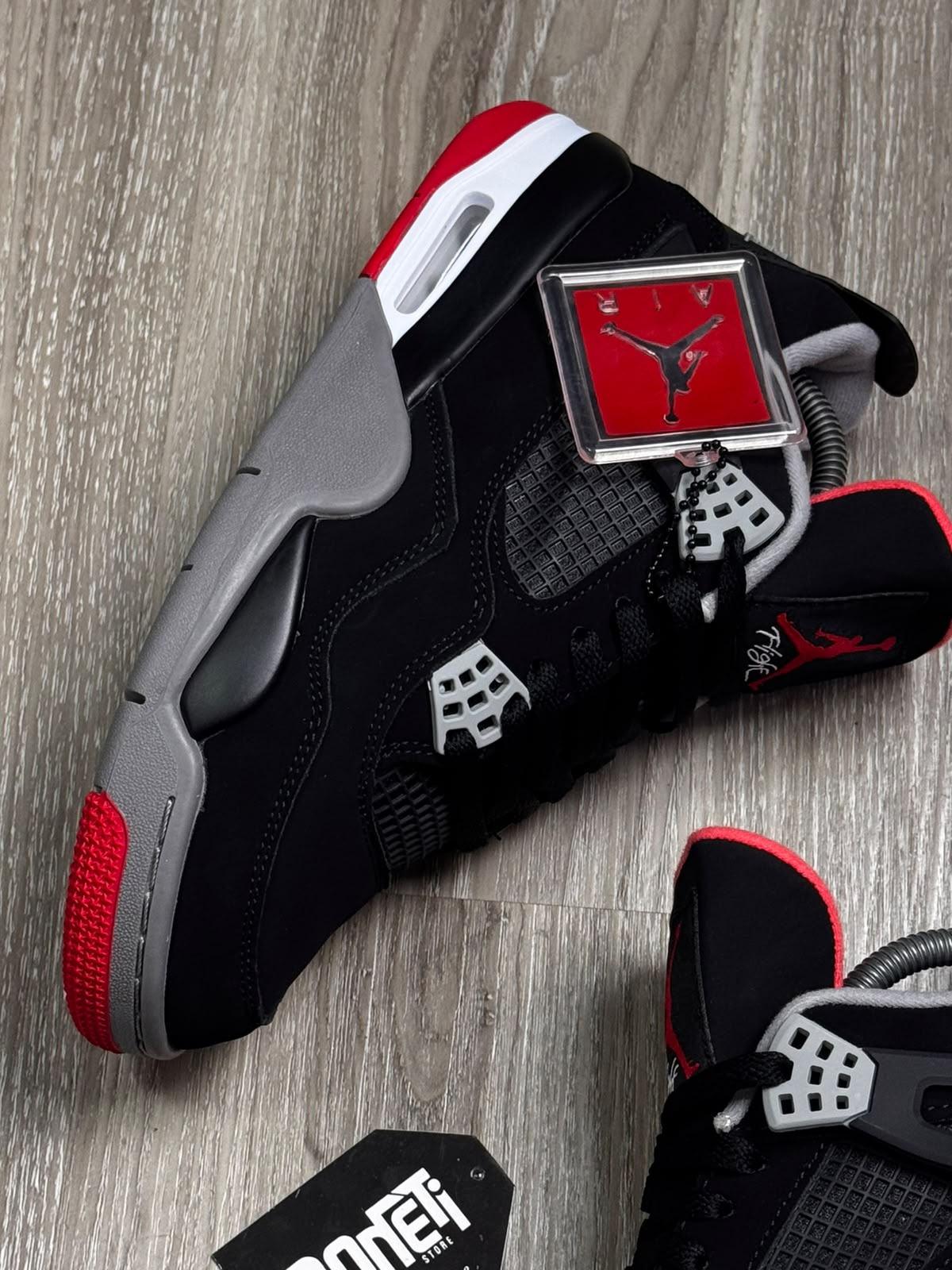 TÊNIS NK JORDAN 4 - BRED