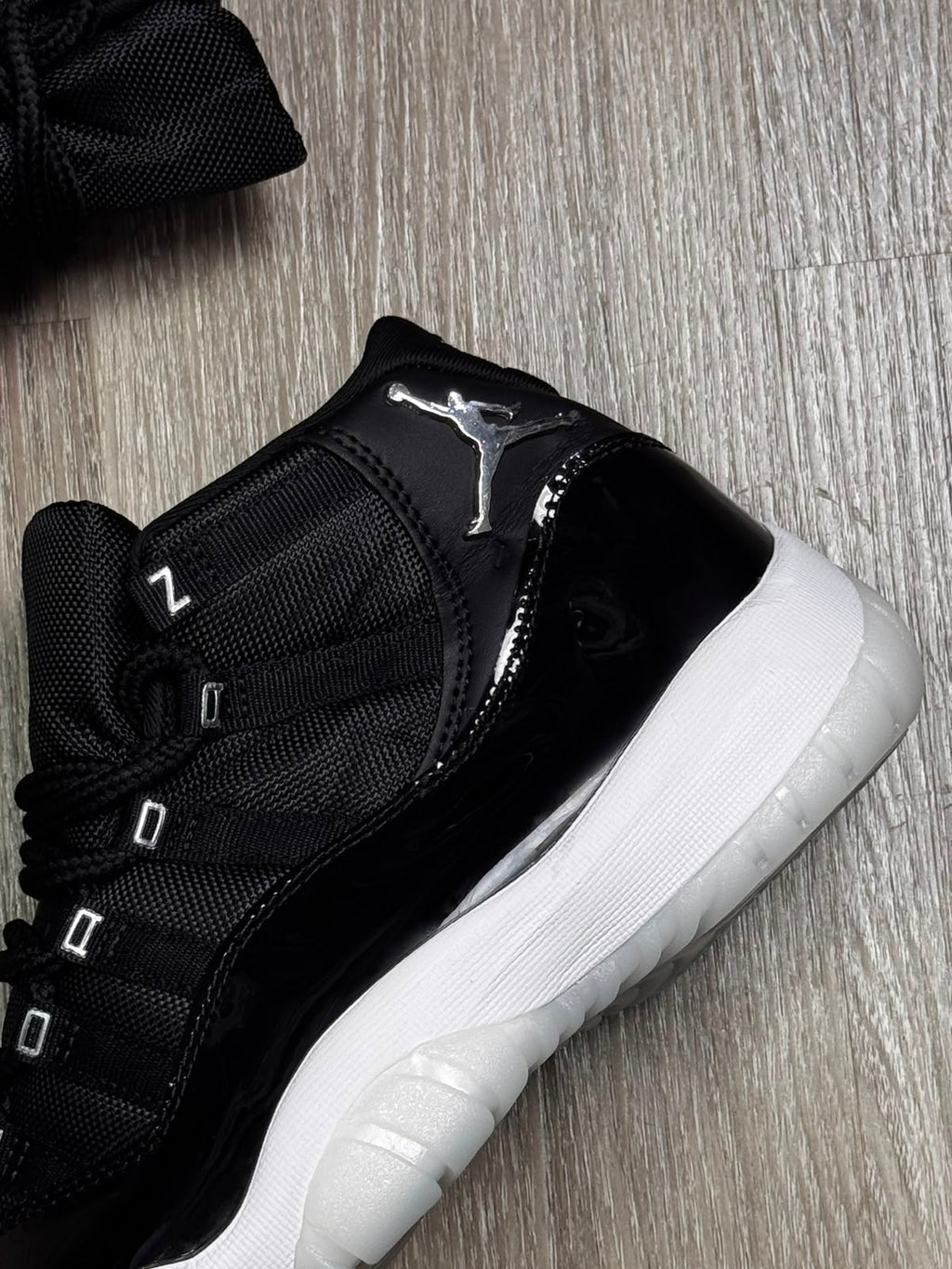 TÊNIS NK JORDAN 11 - JUBILEE