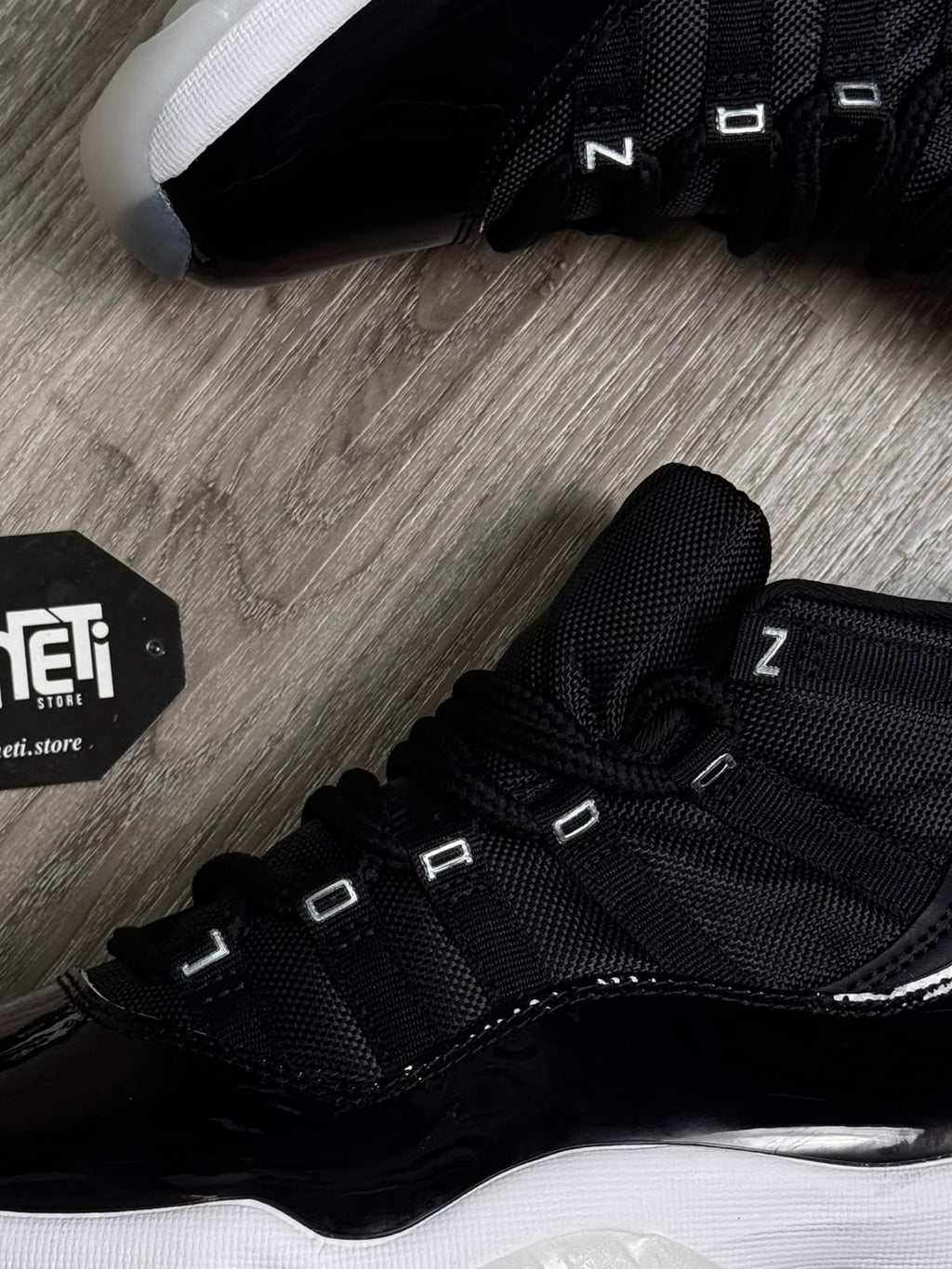 TÊNIS NK JORDAN 11 - JUBILEE