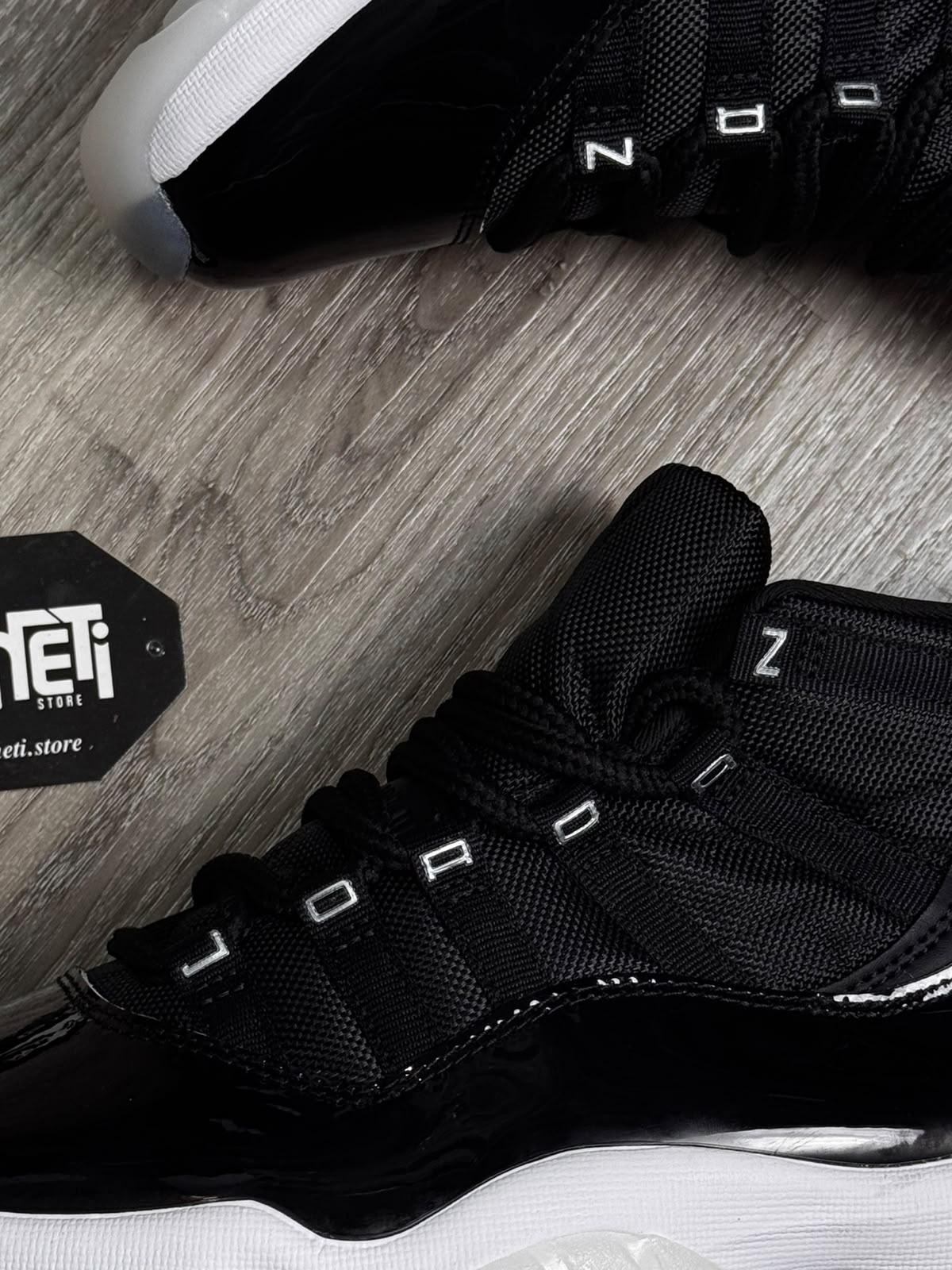 TÊNIS NK JORDAN 11 - JUBILEE
