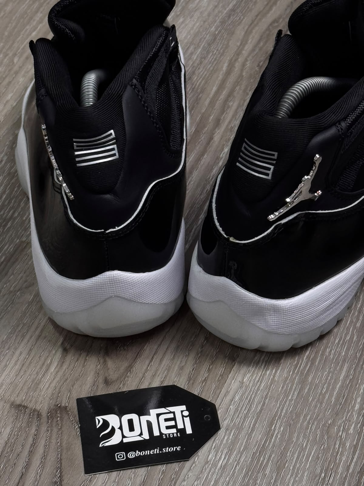 TÊNIS NK JORDAN 11 - JUBILEE