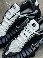 TÊNIS NK SHOX TL 12 MOLAS - BLACK PURE PLATINUM WHITE
