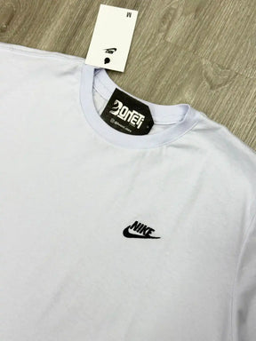 CAMISETA NK SPORTSWEAR CLUB - BRANCA