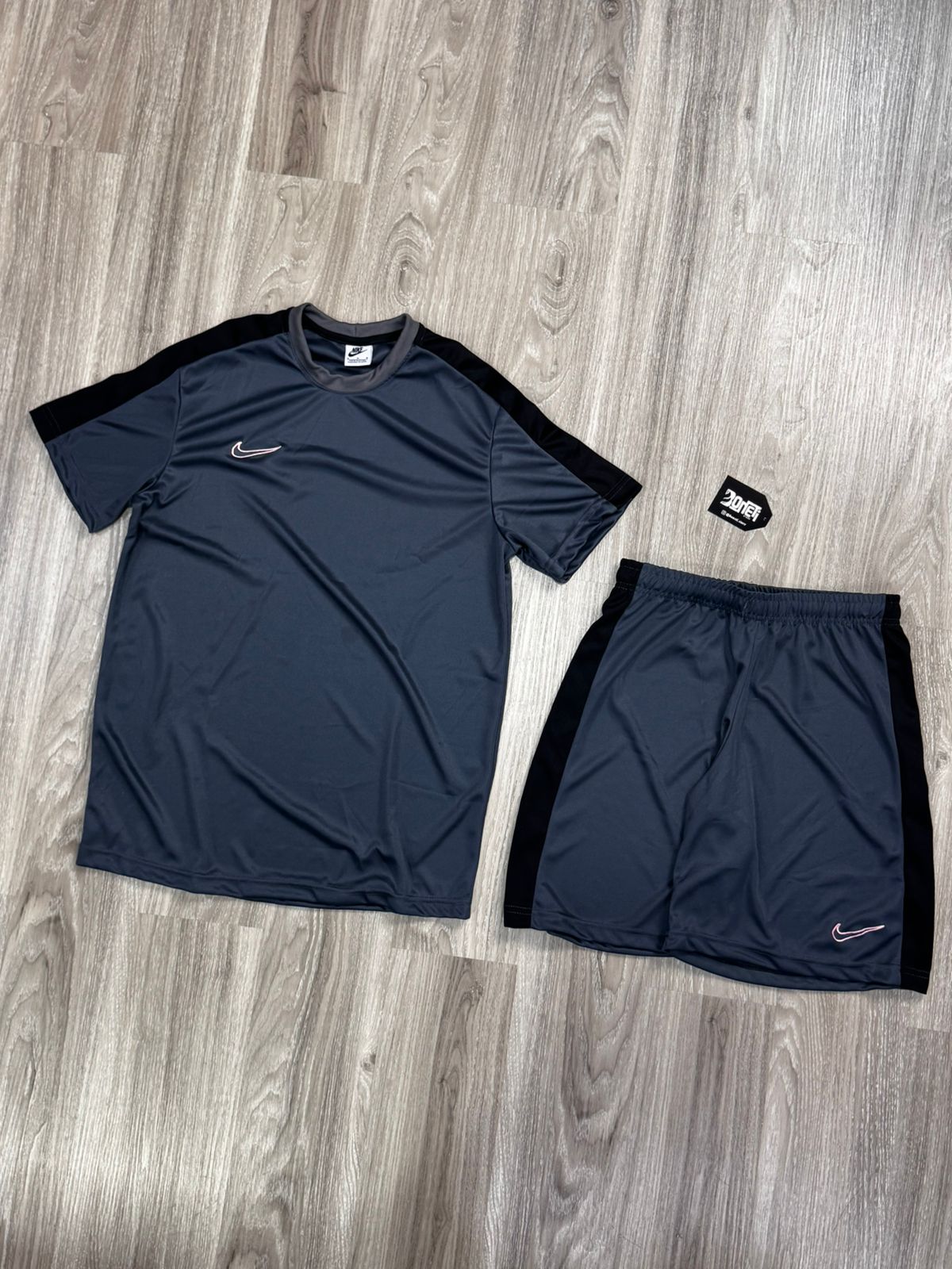 CONJUNTO NK ACADEMY 23 - CINZA LOGO ROSA