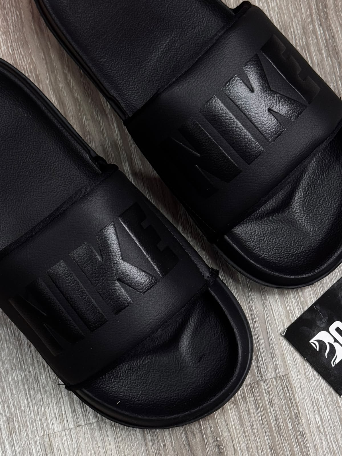 CHINELO SLIDE NK LETTER - ALL BLACK