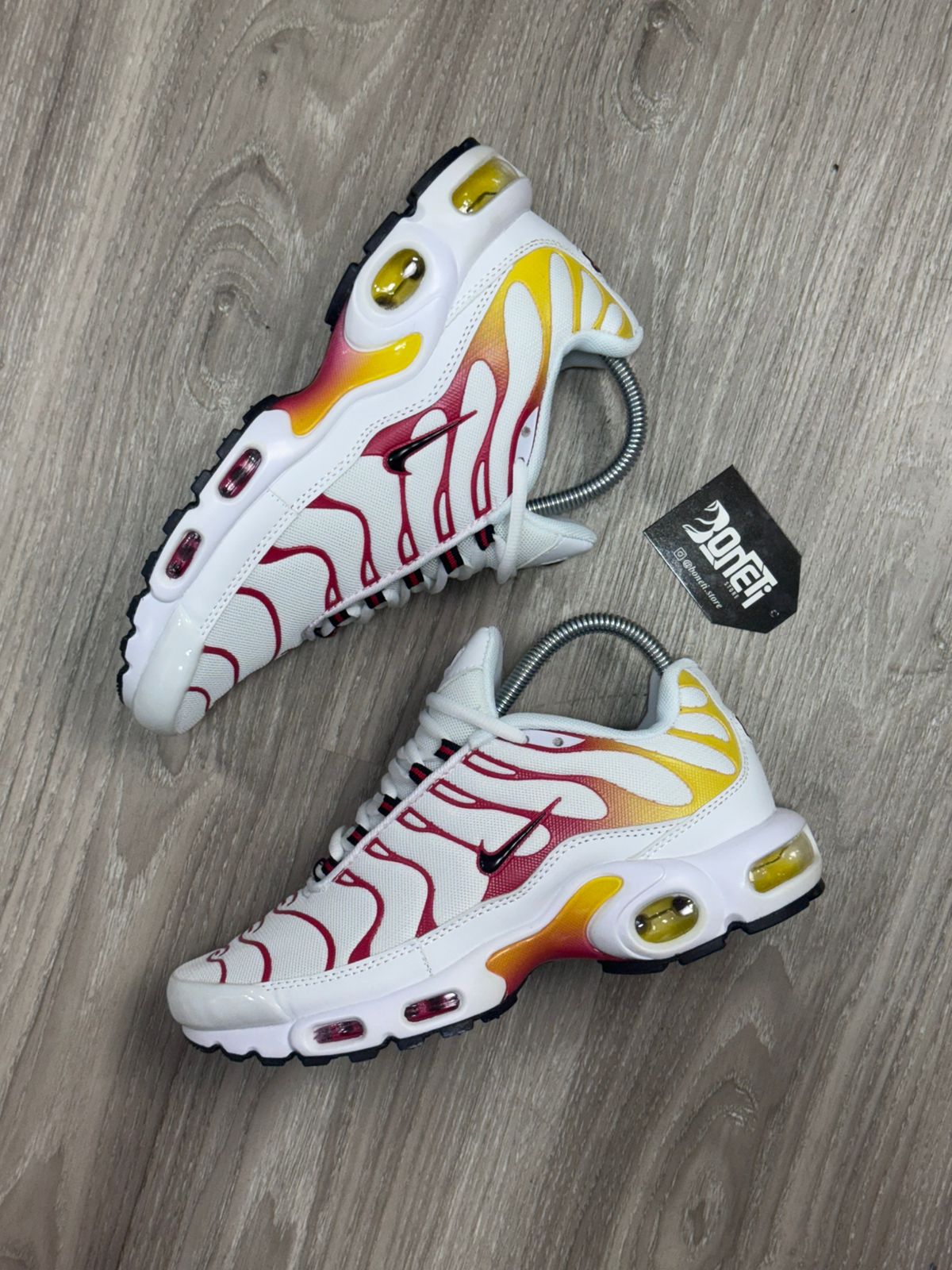 TÊNIS NK AIR MAX PLUS TN - SUNBURN