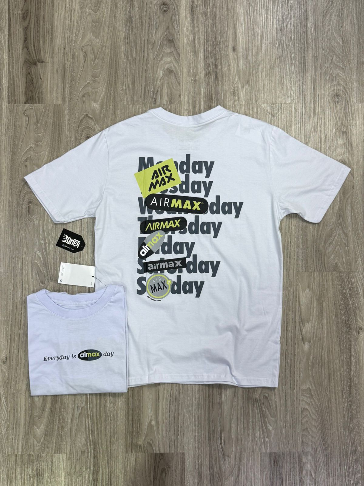 CAMISETA NK AIRMAX DAY - BRANCA
