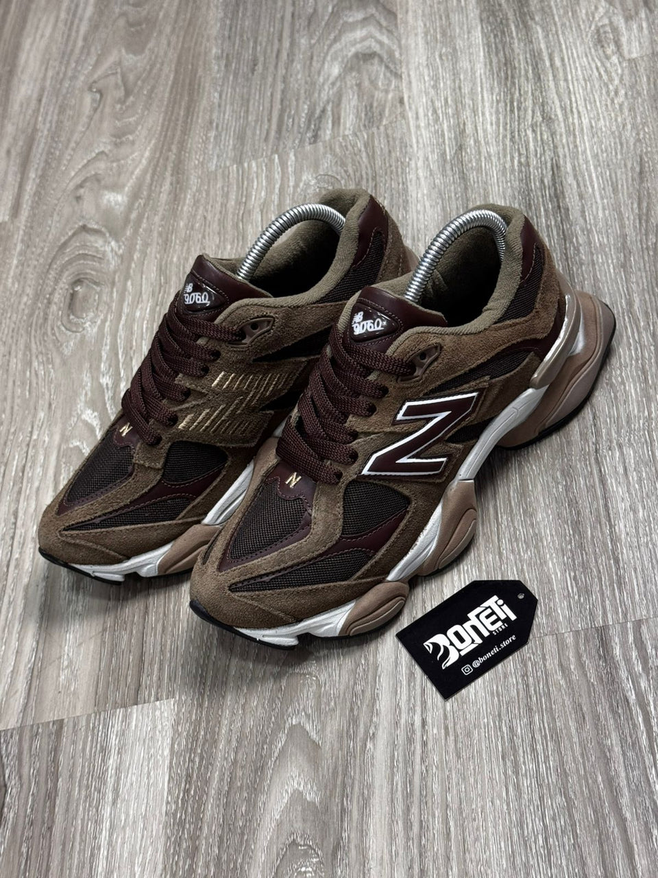 TÊNIS NB 9060 - MARROM