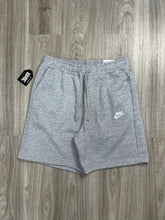 SHORTS MOLETOM NK SPORTSWEAR CLUB - CINZA