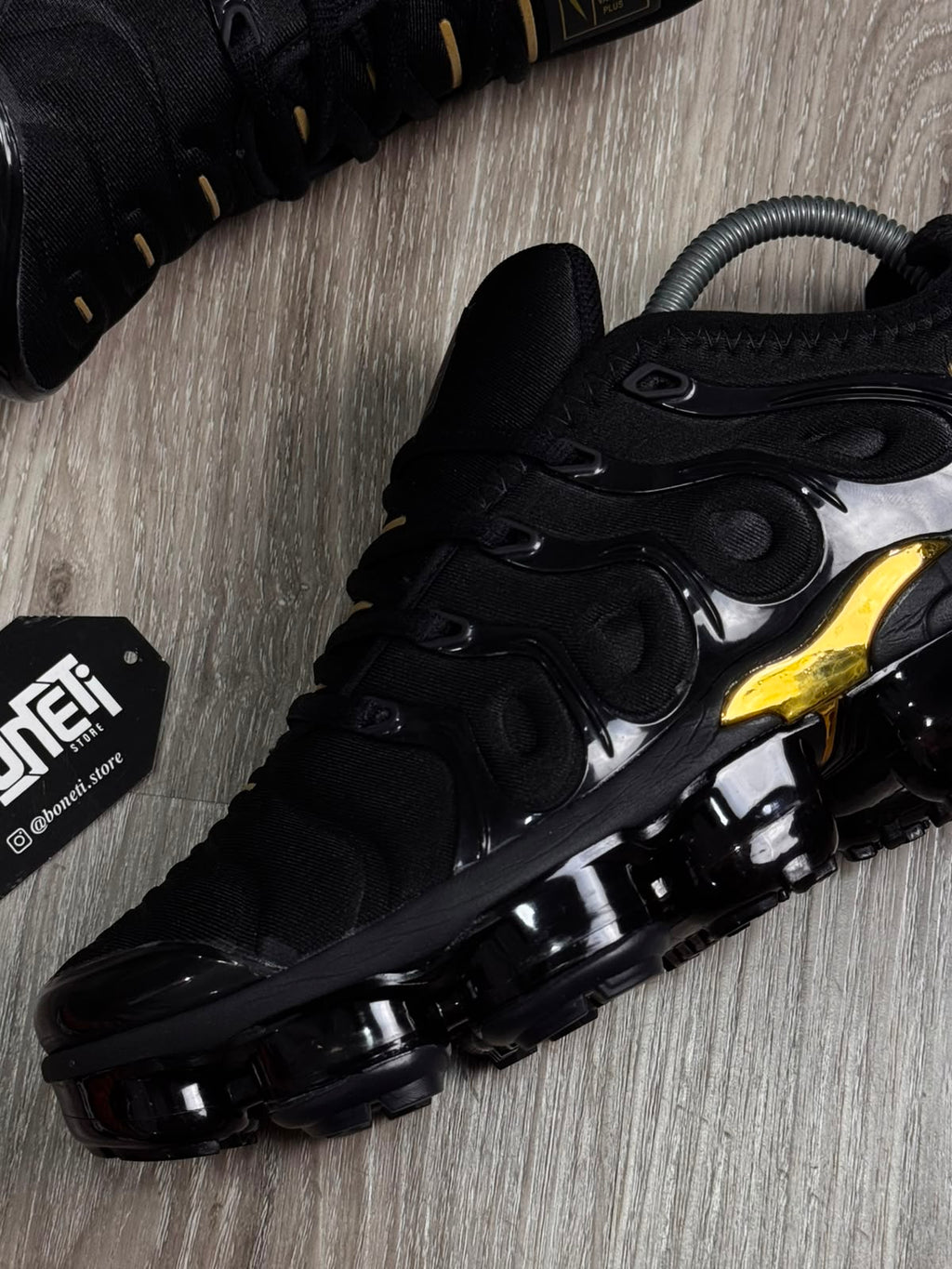 TÊNIS NK VAPORMAX PLUS - PRETO