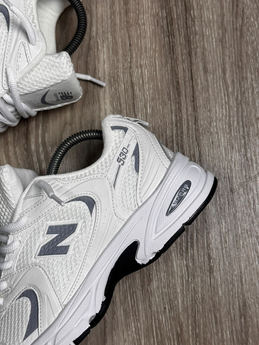 TÊNIS NB 530 - WHITE GREY