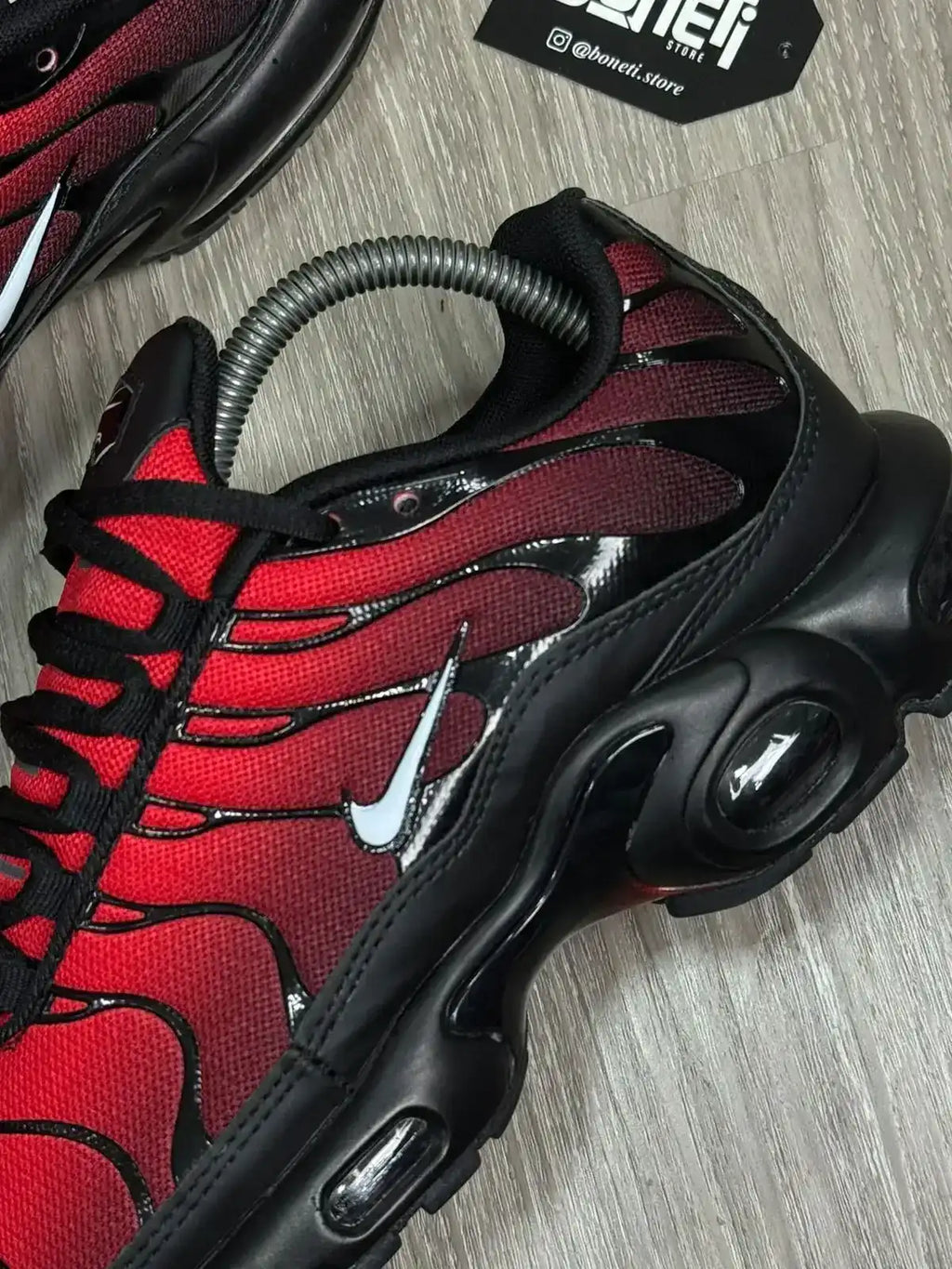 TÊNIS NK AIR MAX PLUS TN - DEADPOOL