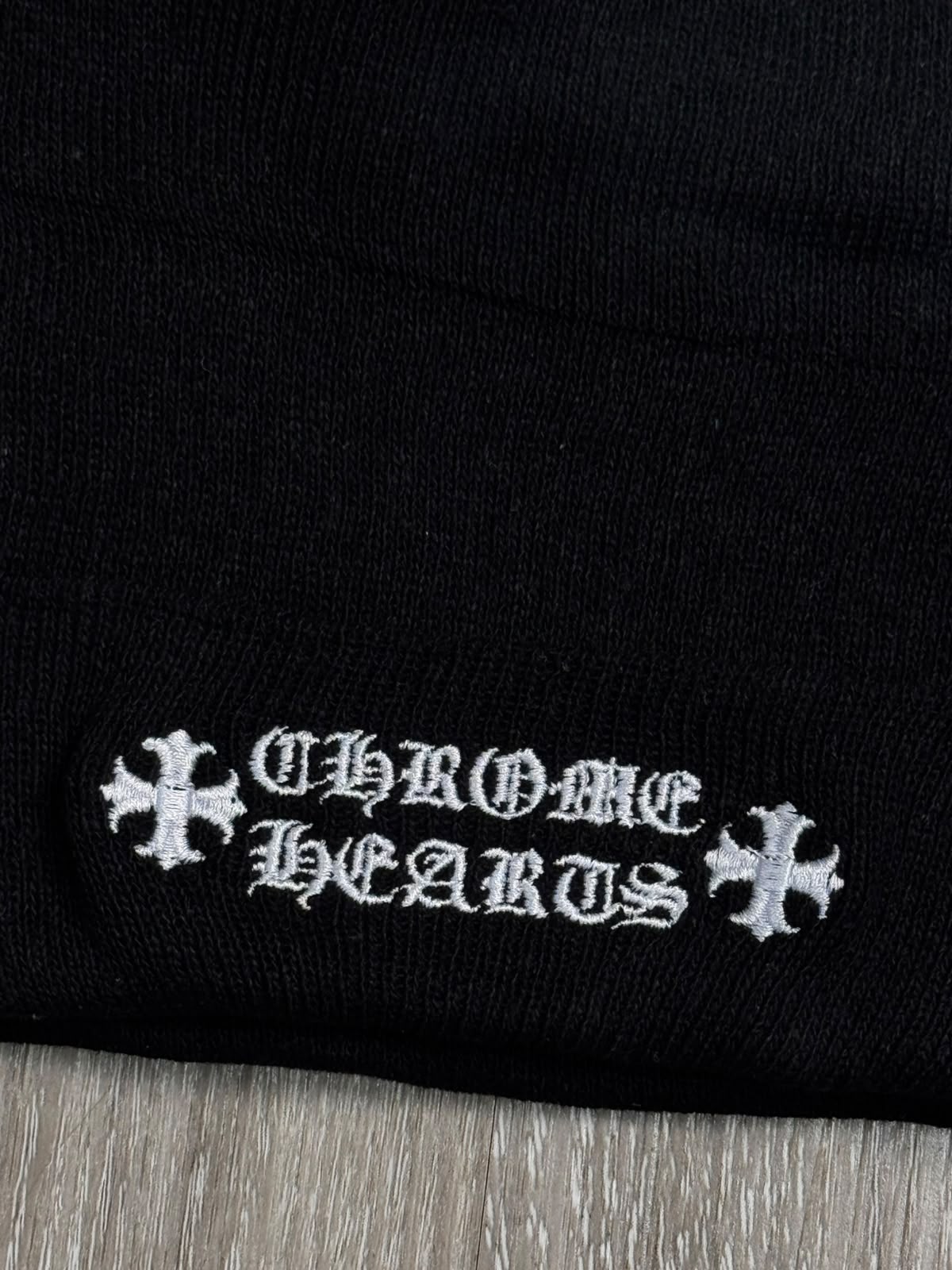 TOUCA CHROME HEARTS - PRETA