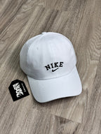 BONÉ NK SWOOSH LETTER - BRANCO