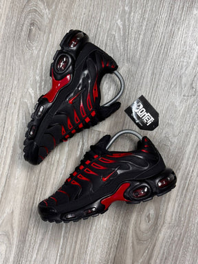TÊNIS NK AIR MAX PLUS TN - BRED