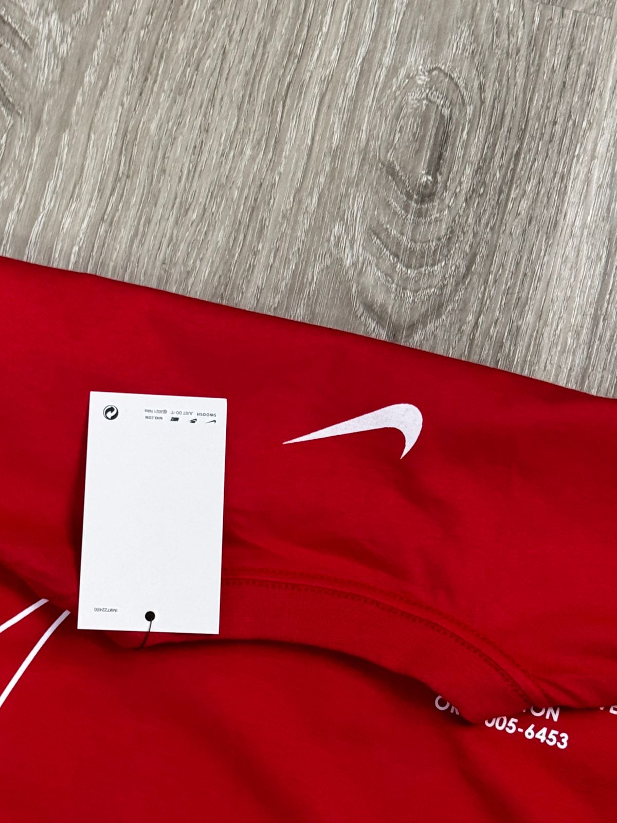 CAMISETA NK SWOOSH BY - VERMELHA