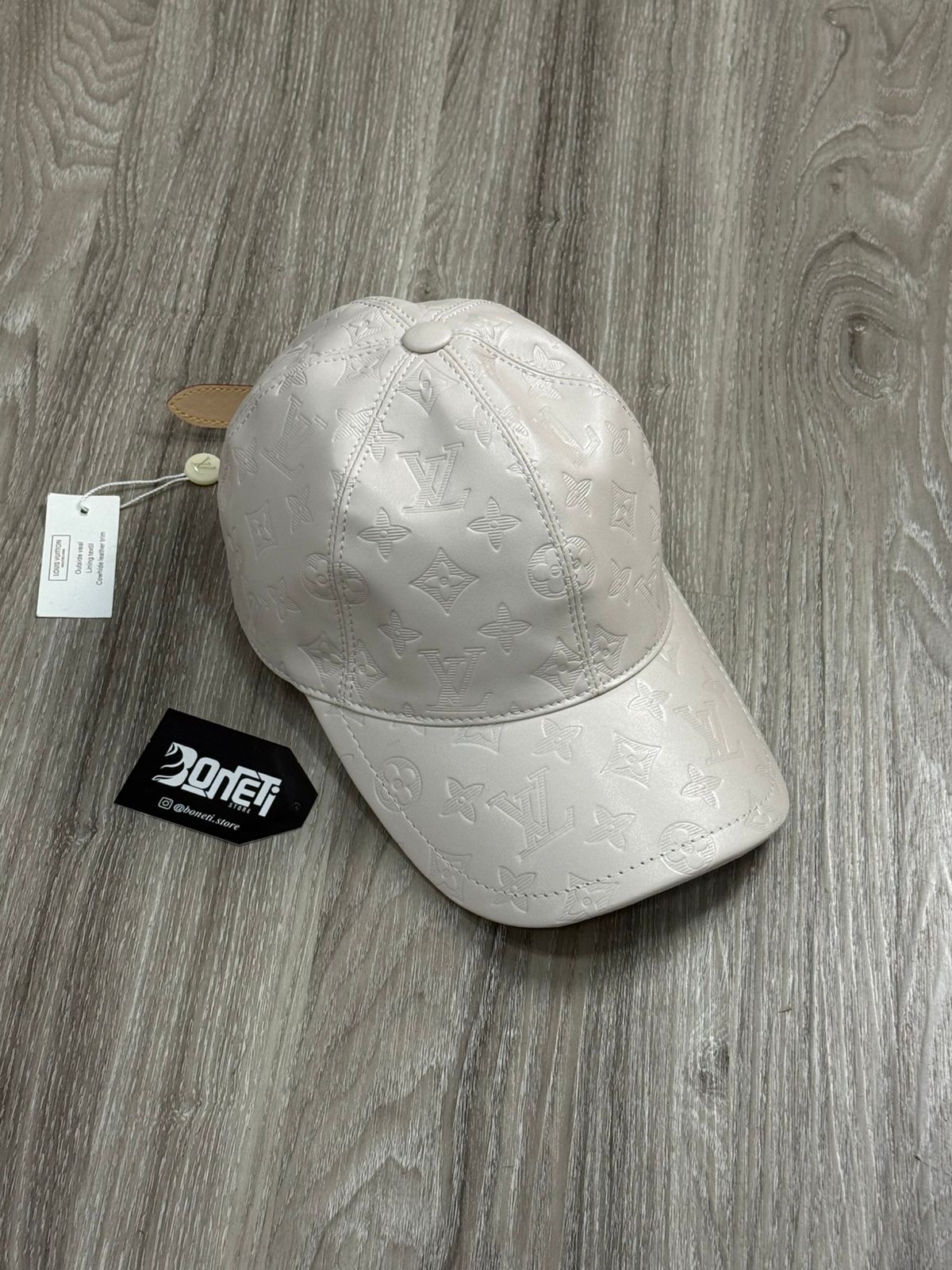 BONÉ LV MONOGRAM - BEGE