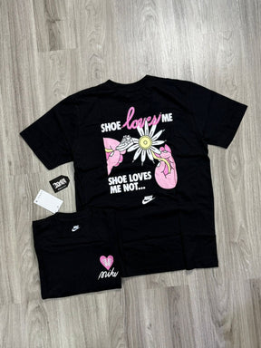 CAMISETA NK SHOE LOVE - PRETA