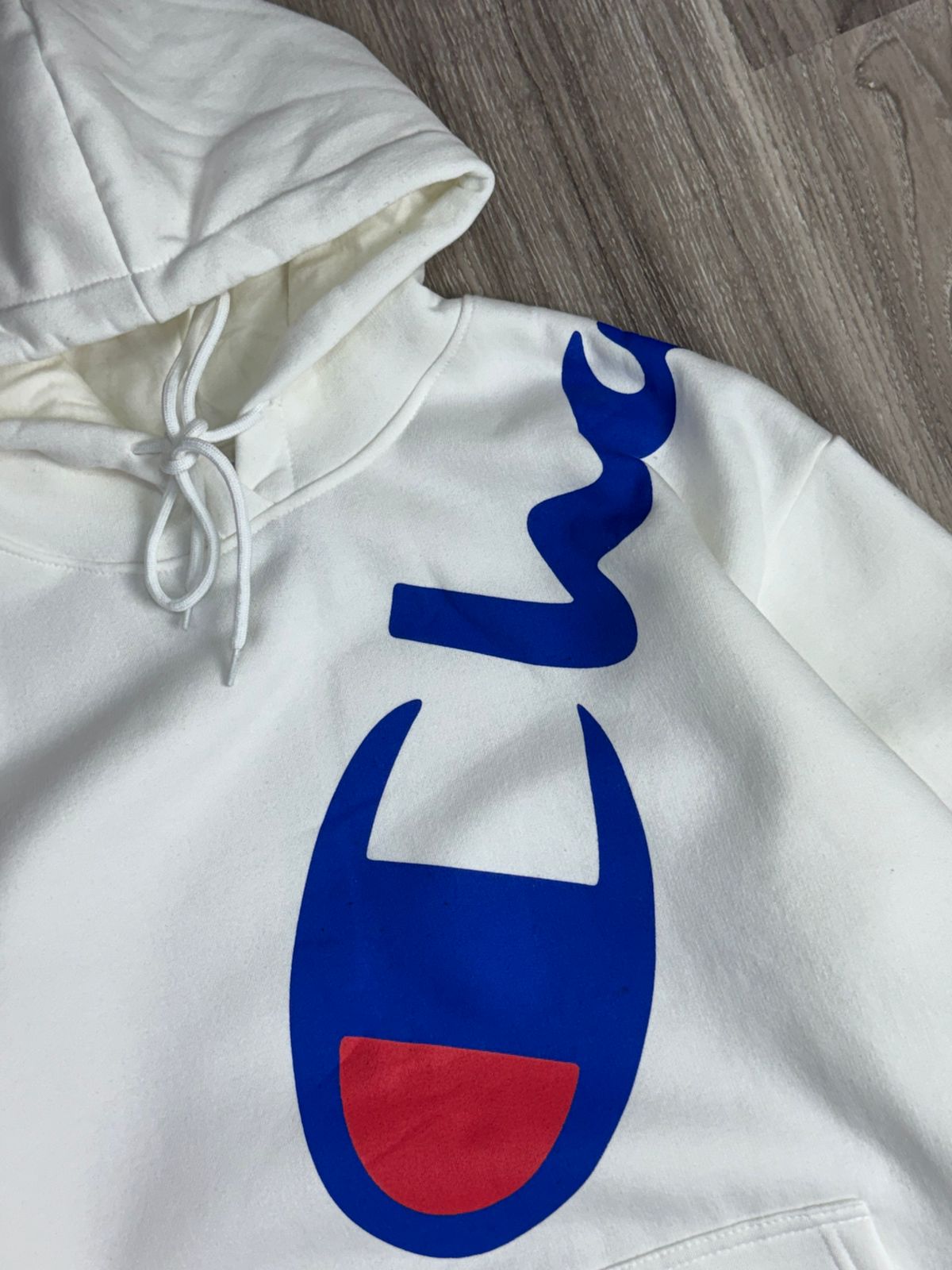 MOLETOM CANGURU CHAMPION BIG LOGO - OFFWHITE