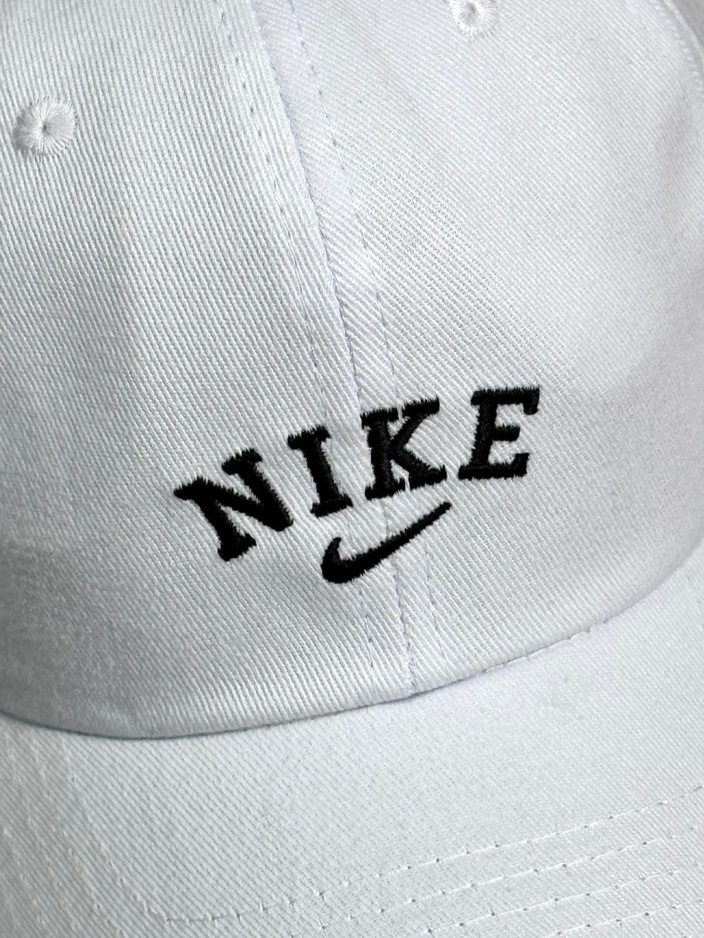 BONÉ NK SWOOSH LETTER - BRANCO