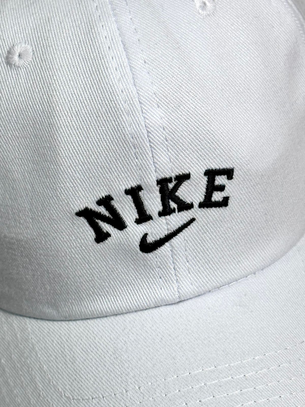 BONÉ NK SWOOSH LETTER - BRANCO