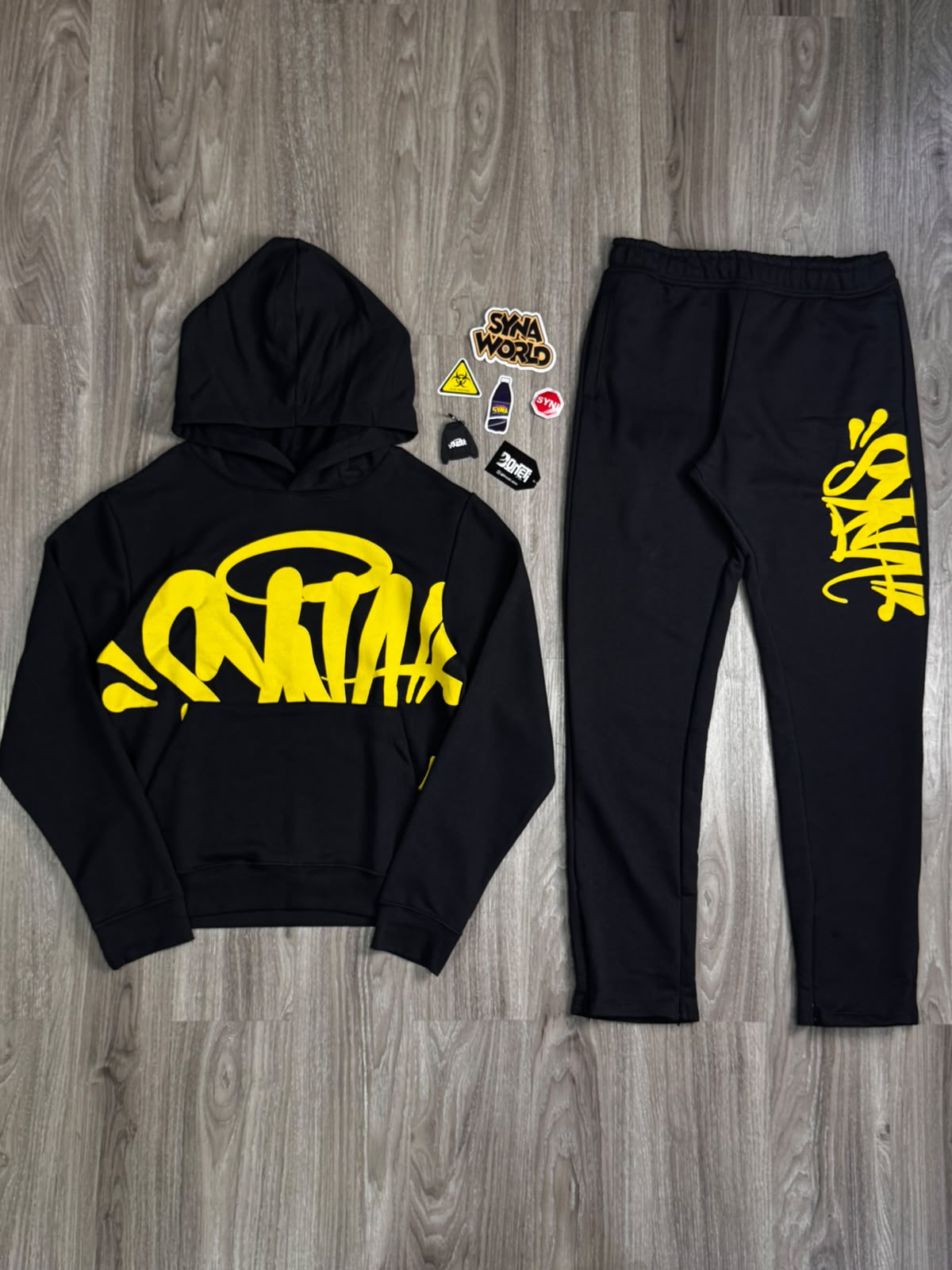 CONJUNTO SYNA WORLD WINTER MOLETOM - BLACK YELLOW