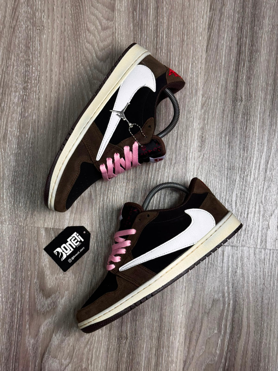 TÊNIS NK JORDAN 1 X TRAVIS - MOCHA
