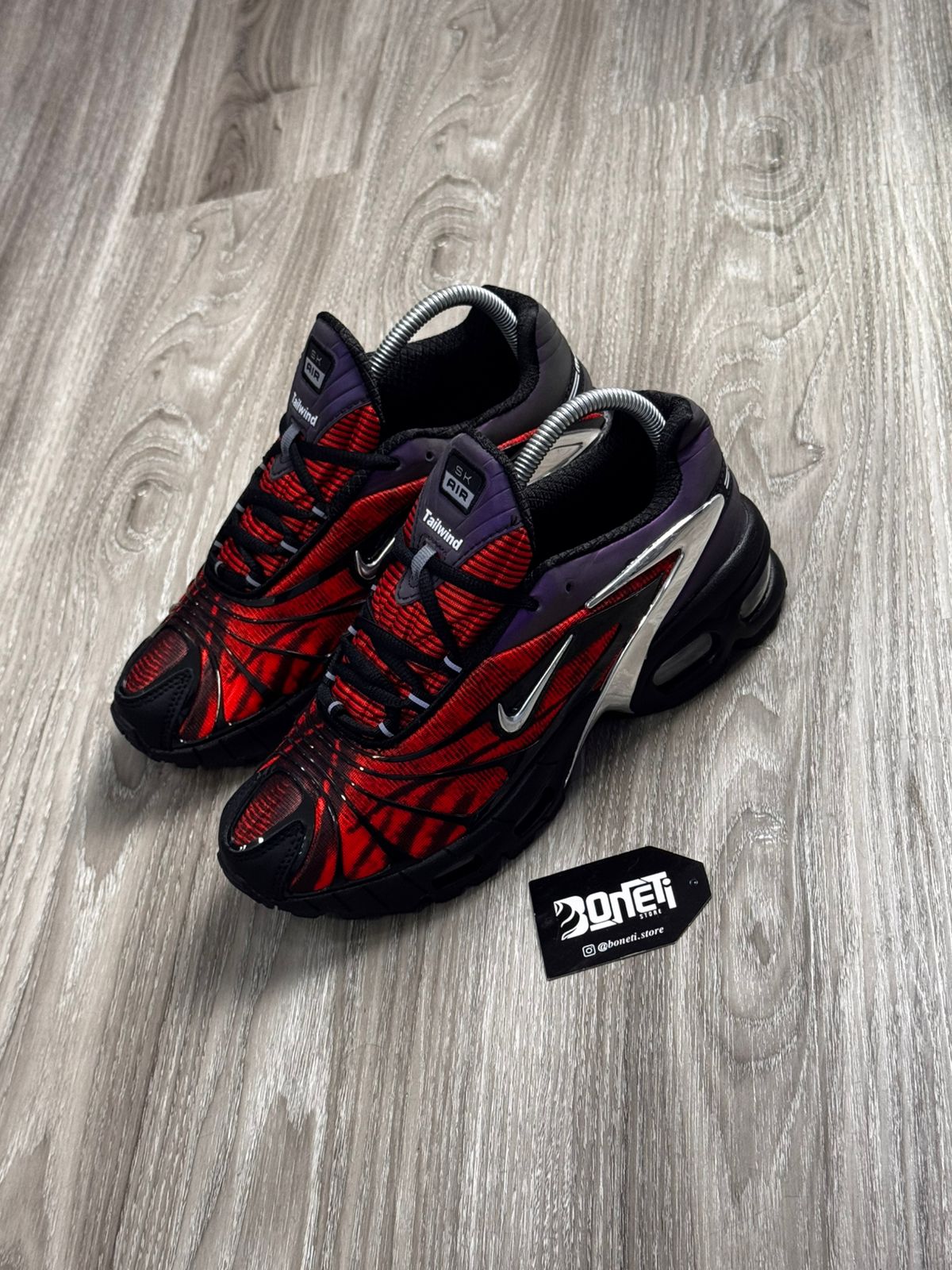 TÊNIS NK AIR MAX TAILWIND X SKEPTA - VERMELHO