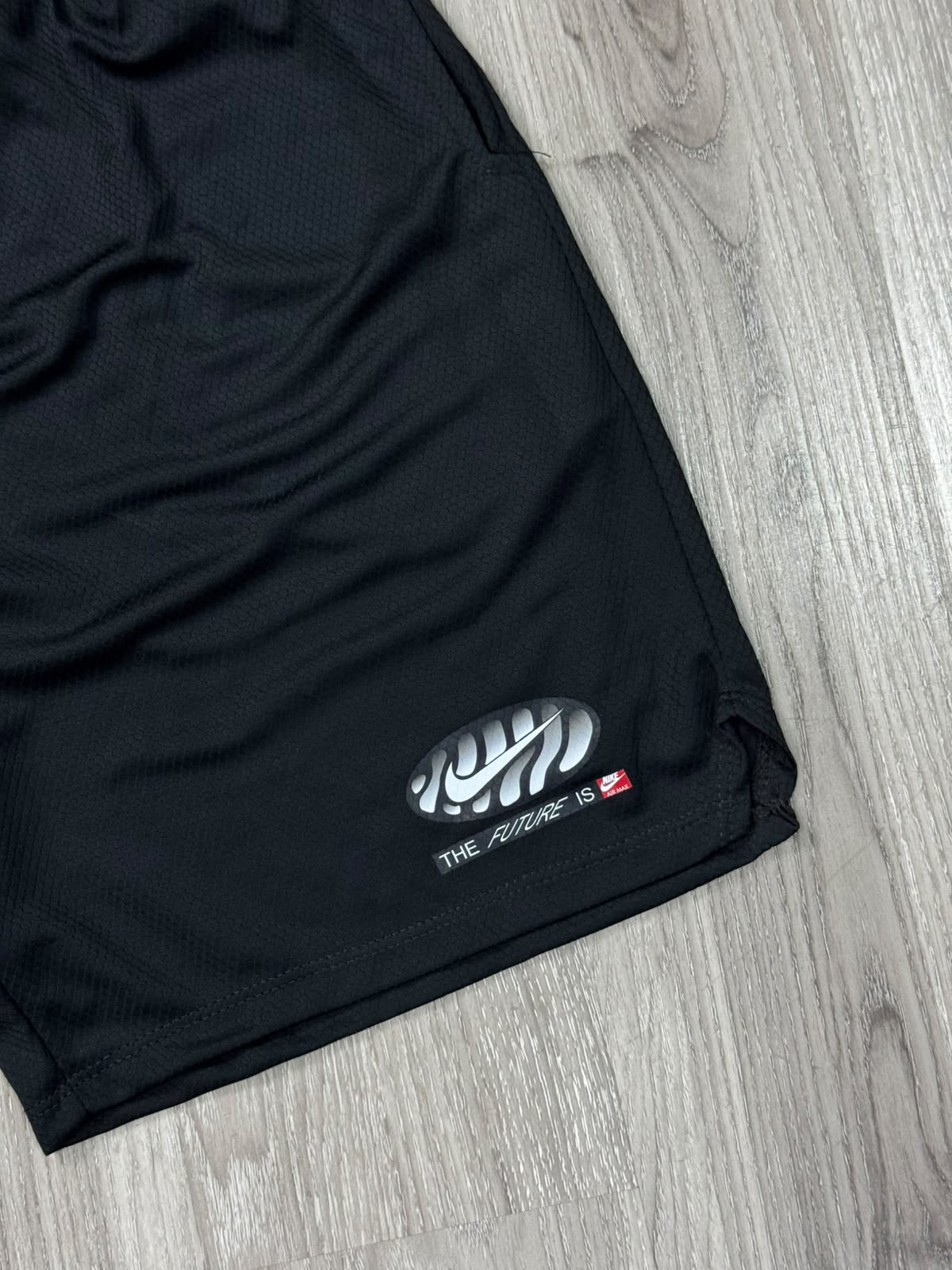 SHORTS AERODRY NK THE FUTURE IS - PRETO