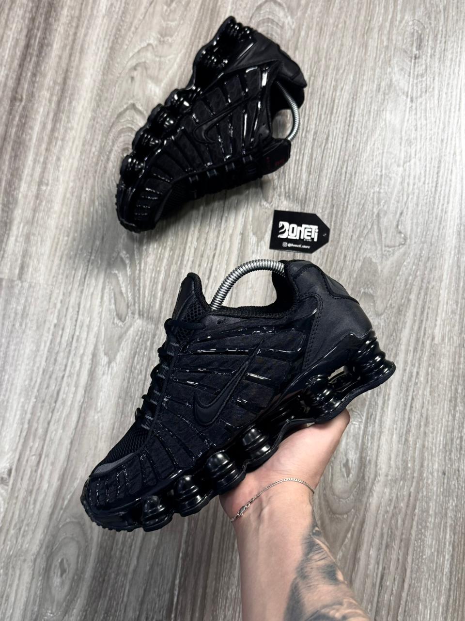 TÊNIS NK SHOX 12 MOLAS - ALL BLACK