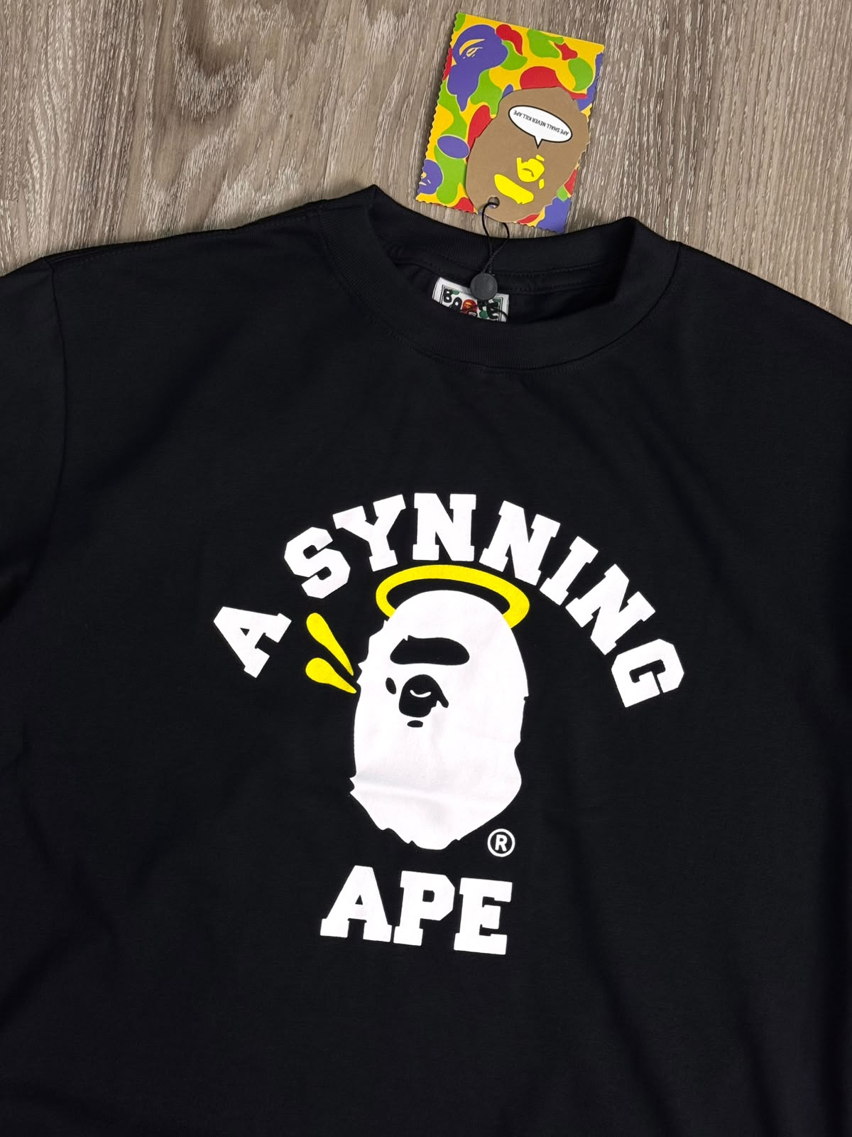 CAMISETA BAPE X SPOTIFY X SYNA - PRETA