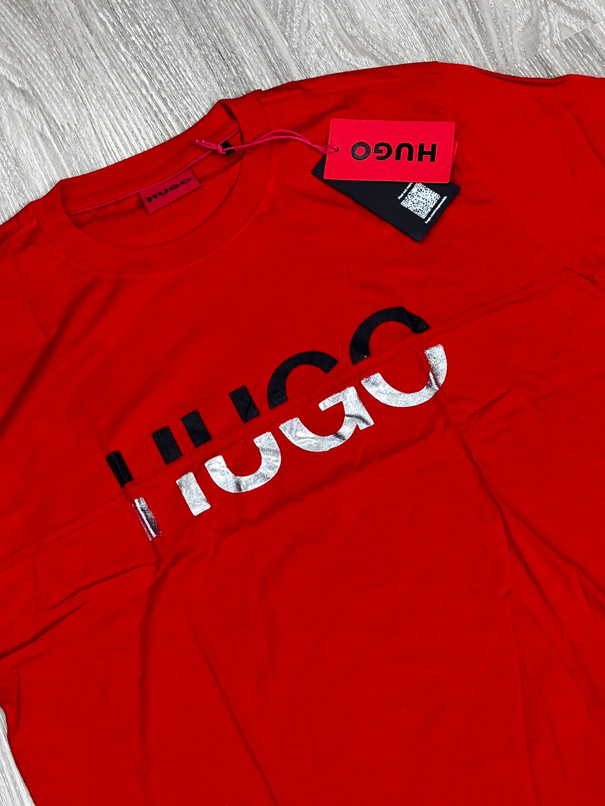 CAMISETA GRIFFE HUGO - VERMELHO