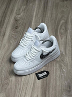 TÊNIS NK FORCE 1 LIQUID METAL SWOOSH - BRANCO
