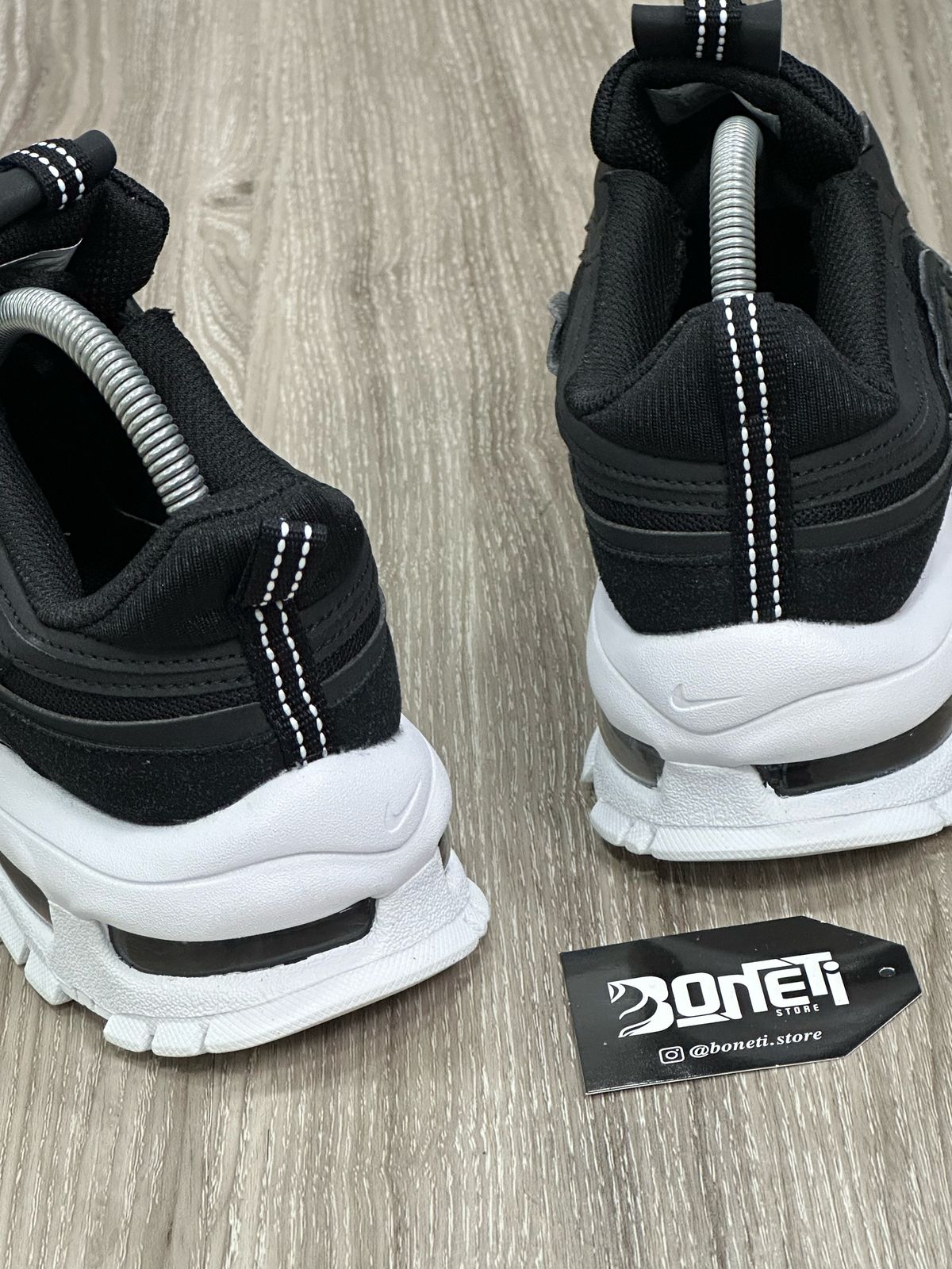 TÊNIS NK AIR MAX 97 FUTURA - PRETO E BRANCO