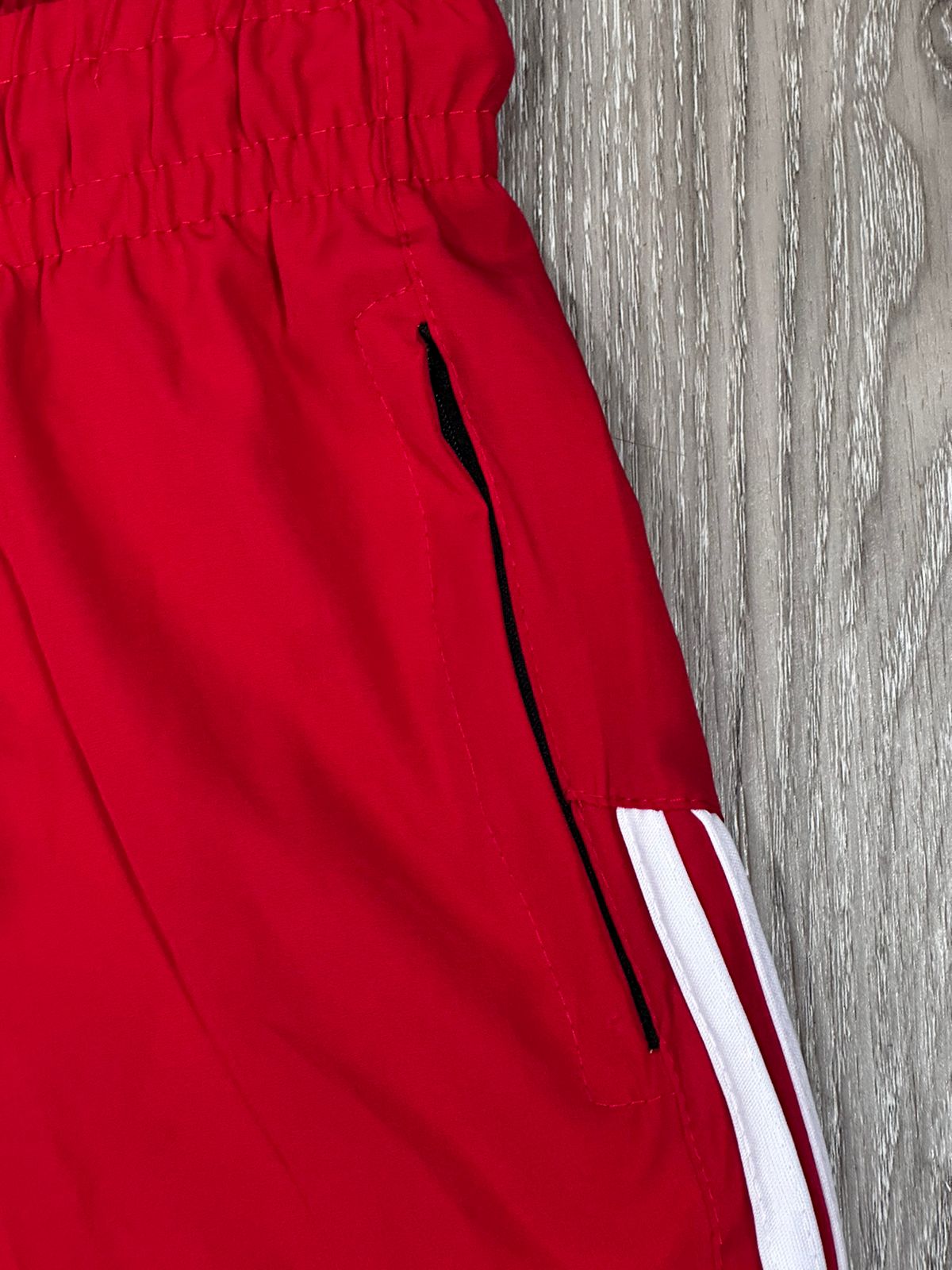 SHORTS TACTEL ADD LISTRAS - VERMELHO